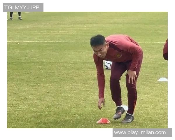 新国足平均年龄285岁年轻球员稀缺吕焯毅谢文能仅24岁引关注 新国足平均年龄285岁年轻球员稀缺吕焯毅谢文能仅24岁引关注