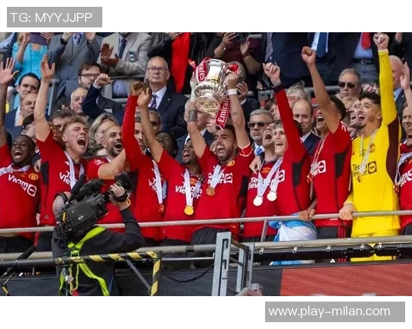 利物浦客战西汉姆迎生死战一年前铁锤曾让滕哈赫下课