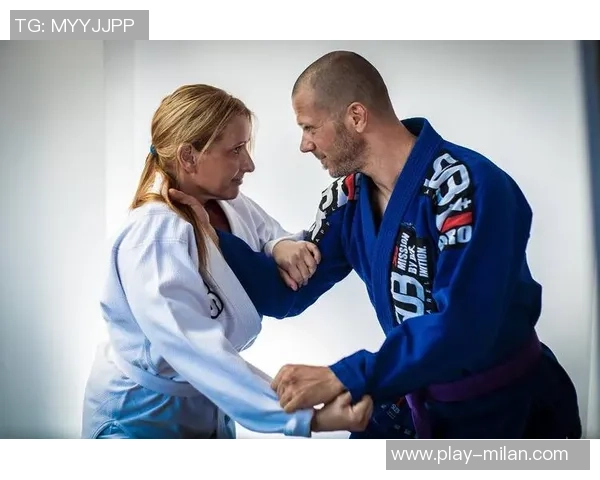 小卡独自训练至六月力求提升身体适应高强度对抗能力 小卡独自训练至六月力求提升身体适应高强度对抗能力